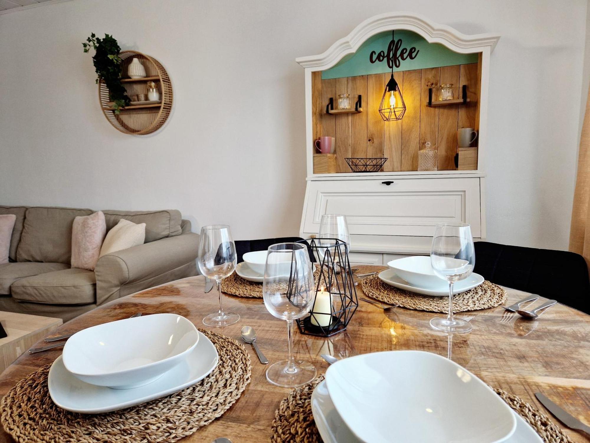 Ferienwohnung Sonnenhang Im Boho-Stil Mit Balkon เมอเนอเซ ภายนอก รูปภาพ
